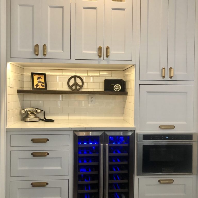 kitchen cabinets in Racine, custom cabinetry Racine, Wisconsin handcrafted cabinets